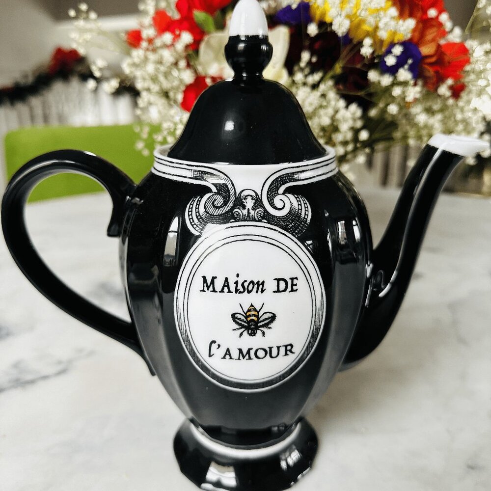 GUCCI Maison De l’Amour Cat Designer Rare Black Luxury Tea Pot - NEW w/Box